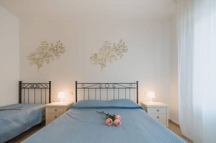 Appartement entier, Confortable appartement pour 5 personnes avec Wifi, Tv et patio in Lido di Camaiore, Camaiore