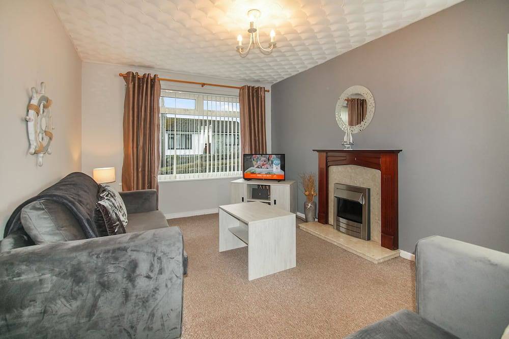 Heulwen - sleeps 7 - Moelfre - Anglesey in Moelfre, Insel Anglesey