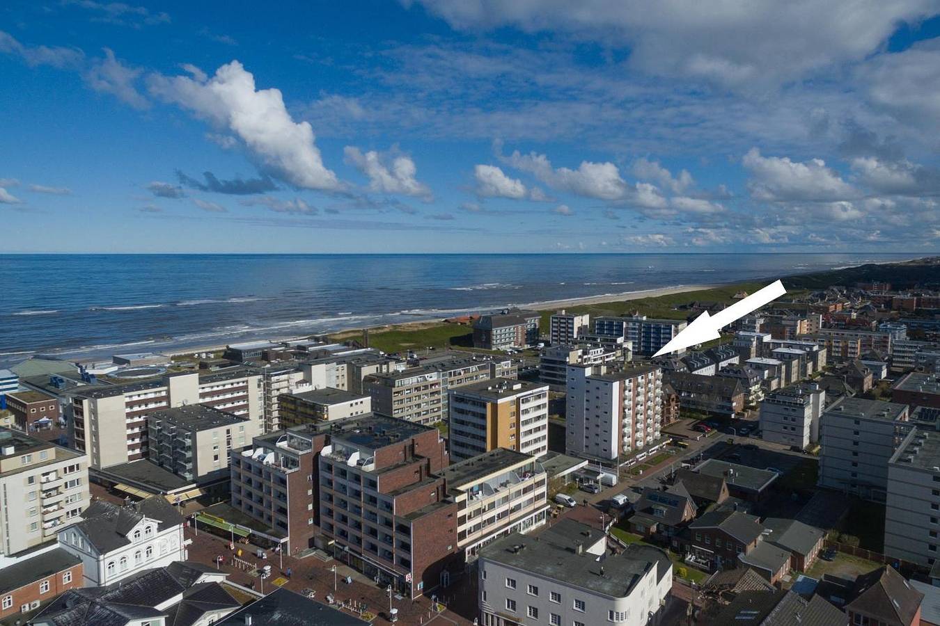 Ganze Wohnung, Modernes App., Balkon mit Meerblick, Pkw-Stellplatz, Wlan. Haustiere erlaubt. in Westerland, Sylt (Gemeinde)