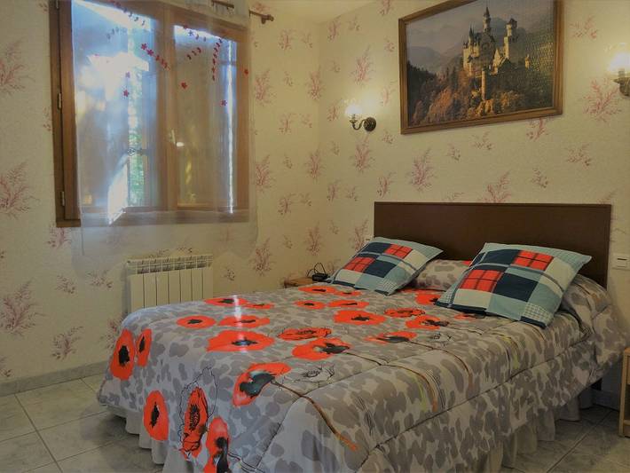 Chalet pour 6 personnes, avec jardin ainsi que piscine et terrasse en Dordogne - 4