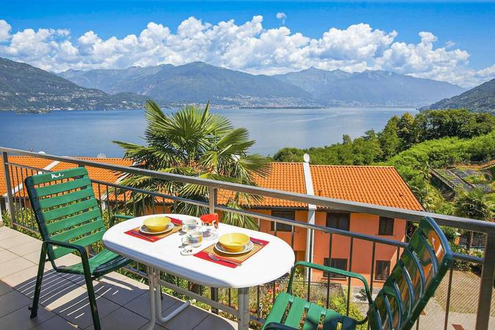 Ferienwohnung für 4 Personen, mit Seeblick und Ausblick sowie Balkon