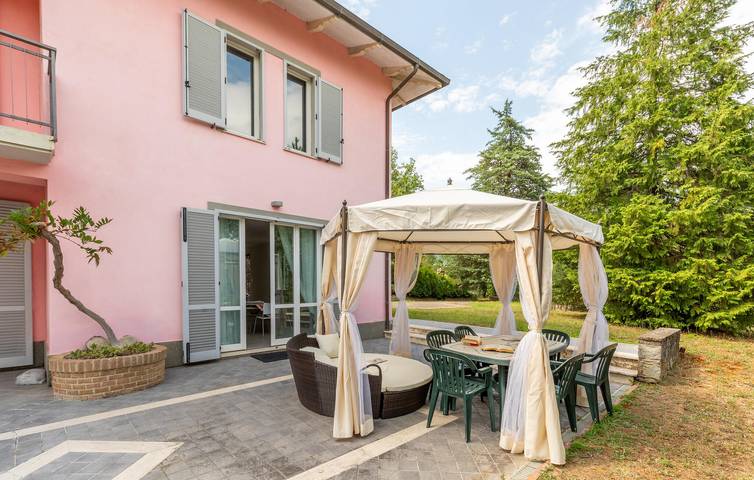 Glamping per 8 persone, con terrazza e giardino nonché piscina, con animali domestici in Chianti