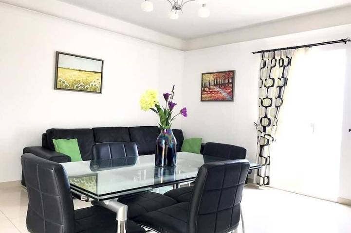 Location de vacances pour 5 personnes, avec balcon dans Qawra