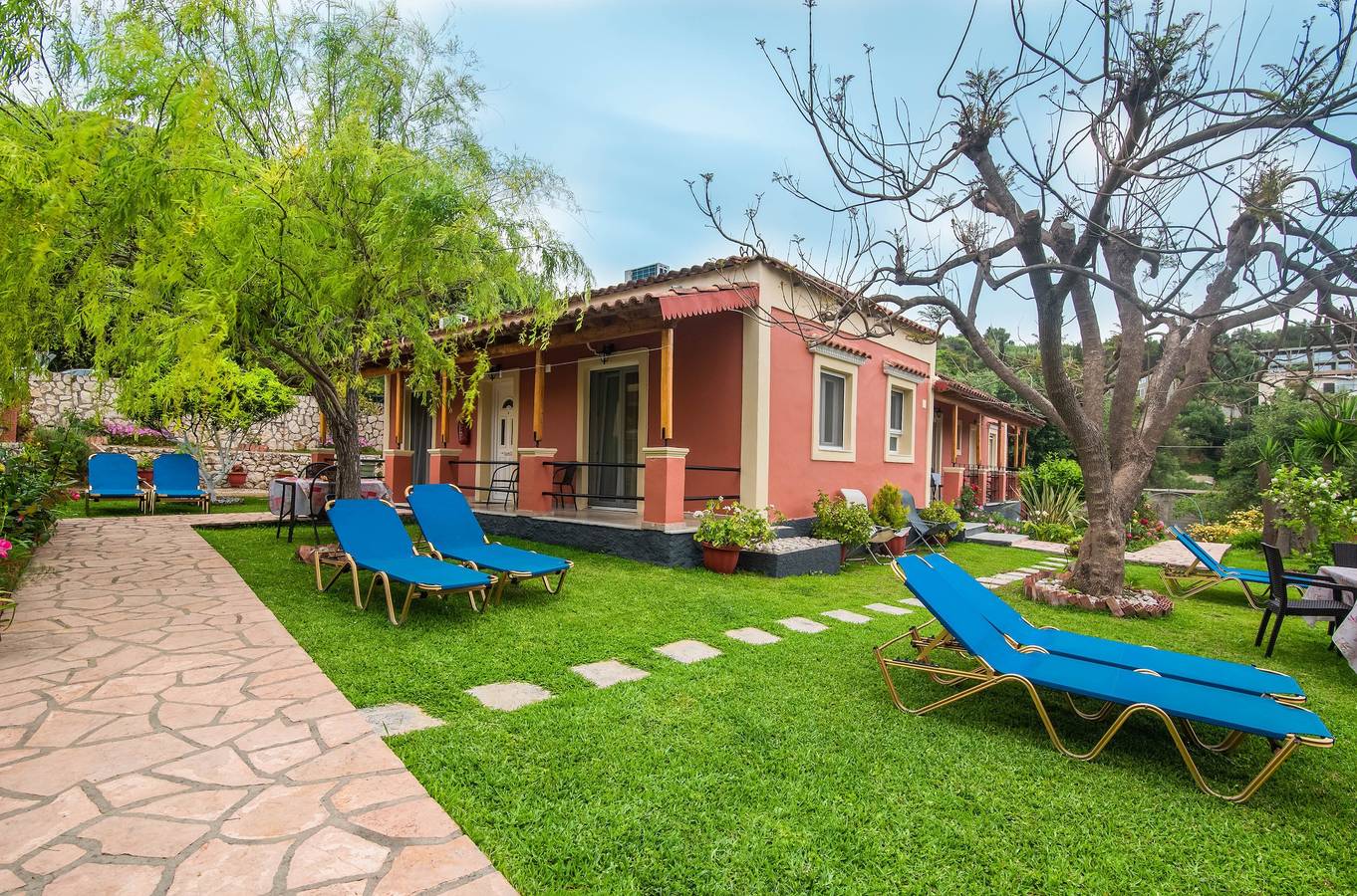 Entire apartment, Studio Apartment "Bozikis" with Wi-Fi, Garden und Balcony in Paleokastritsa, Corfu