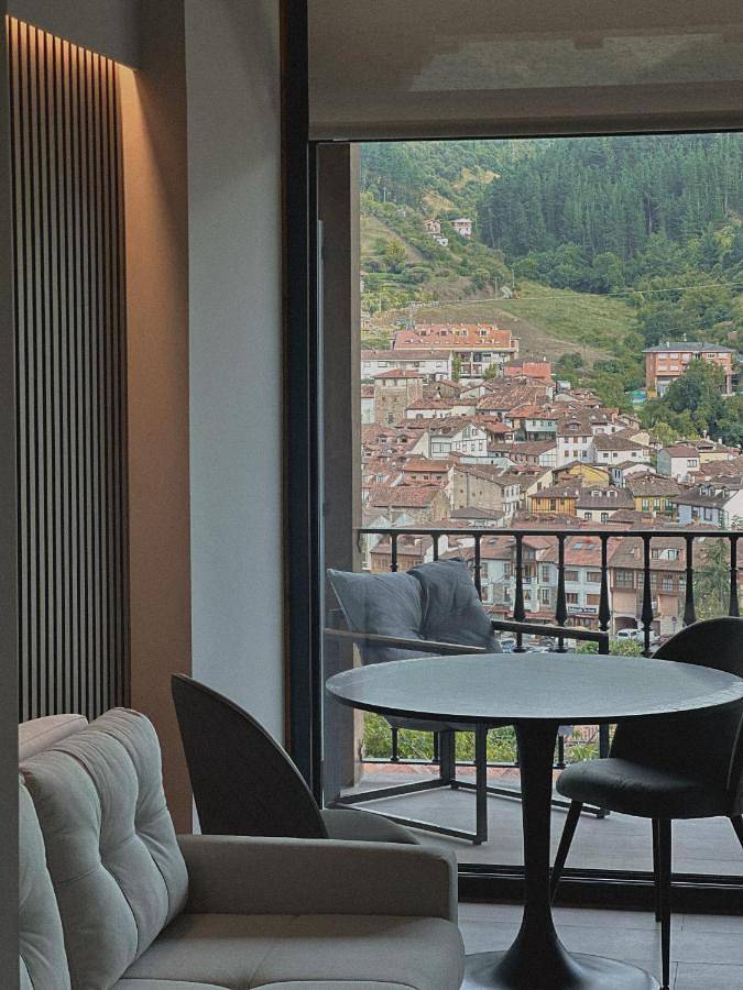 Location de vacances pour 4 personnes, avec vue ainsi que jardin et piscine à Potes - 2