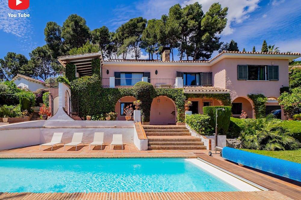 Cubo's Villa Las Capuchinas / piscine privée chauffée / climatisation / vue sur la mer / wifi gratuit in El Pinar Torremolinos, Torremolinos