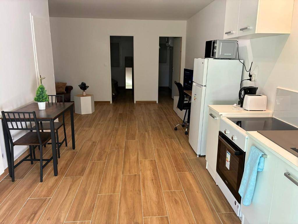 Apartamento entero, Novastay Breuillet — Apartamento moderno con jardín in Breuillet (Essonne), Essonne