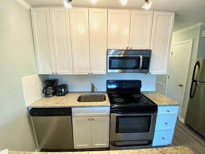 Vacation rental for 4 people, with balcony and pool in Isle of Palms