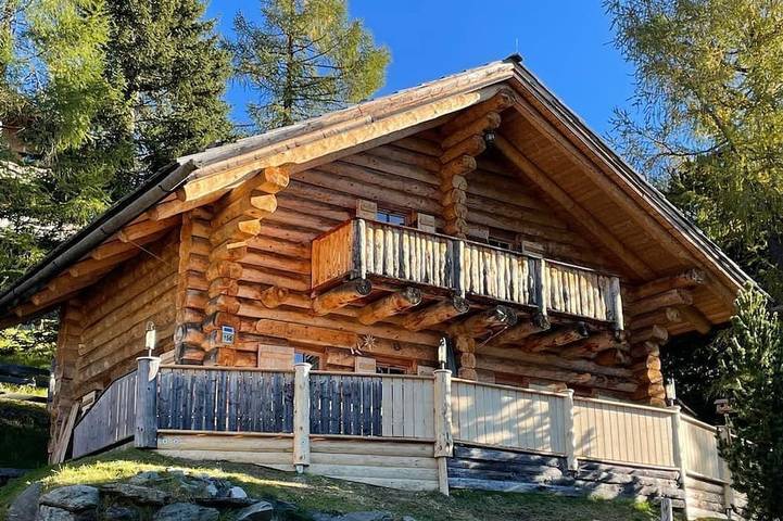 Blockhütte für 10 Personen, mit Sauna und Balkon am Falkertsee