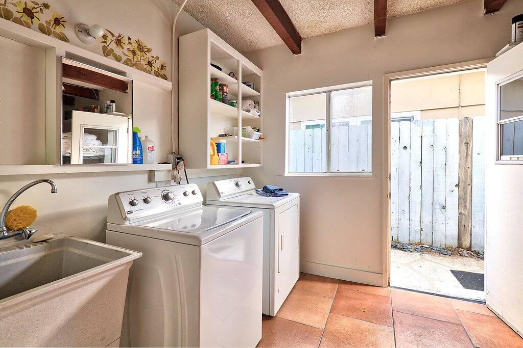 Perfektes Strandhaus! Meerblick, Schritte zum Strand - toller Garten! in Ventura Beach, Ventura