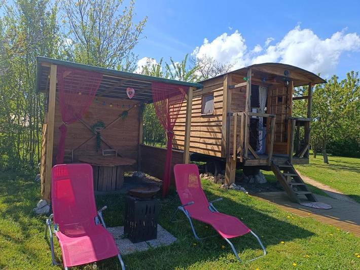 Camping pour 2 personnes, avec Terrasse ainsi que Jardin et Vue