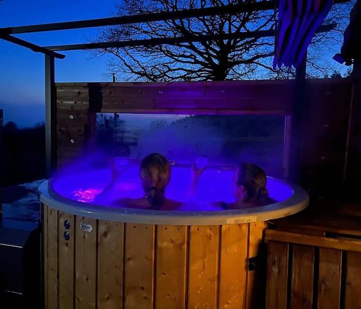 Maison de vacances pour 4 personnes, avec Jacuzzi et Terrasse ainsi que Jardin et Vue