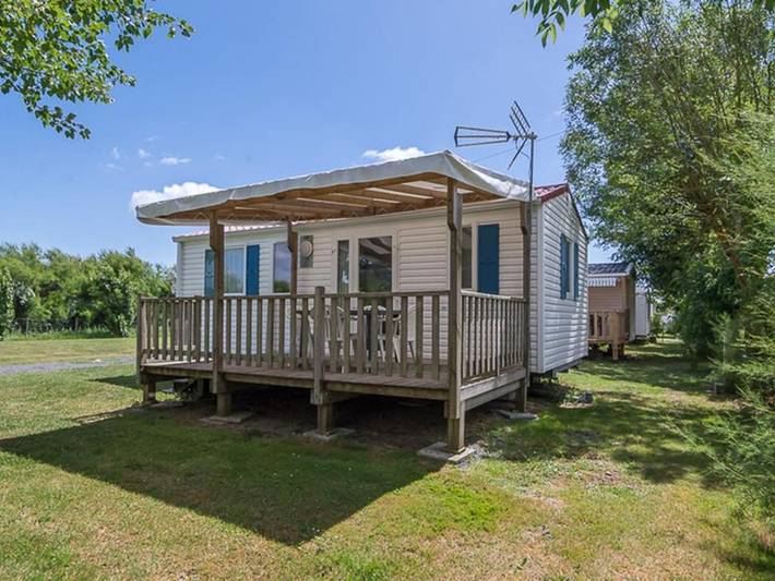 Location de vacances pour 8 personnes, avec Terrasse et Piscine à Puyravault (Vendée)