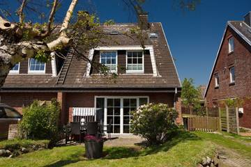 Ferienhaus für 6 Personen, mit Sauna und Garten in Westerland