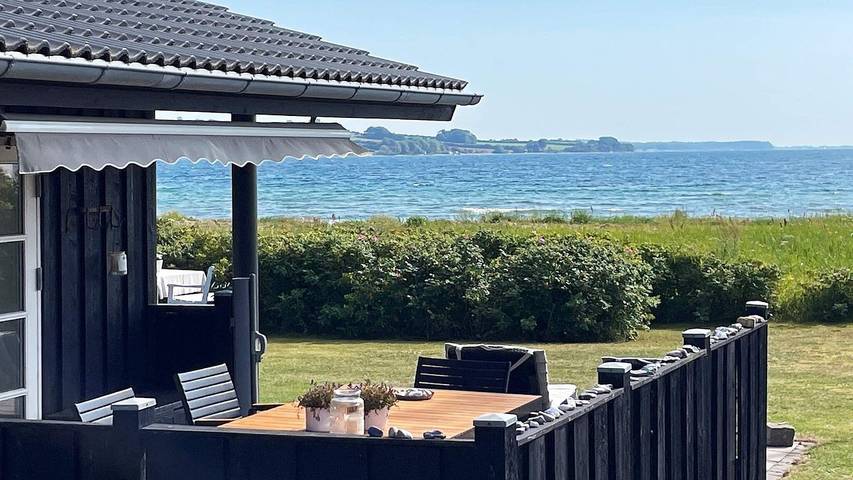 Ferieudlejning for 9 personer, med terrasse og sauna samt jacuzzi i Vemmingbund