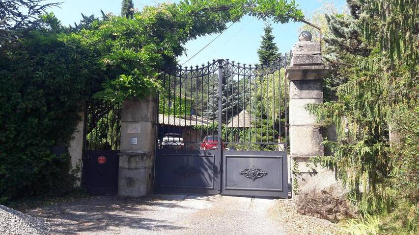 Chambre d’hôte pour 2 personnes, avec piscine à Lardier-et-Valença