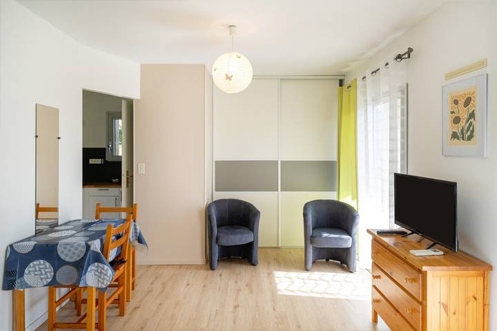 Ganzes Studio, Gemütliches Studio mit privater Terrasse, Klimaanlage und Billard – Cazaubon in Cazaubon, Gers