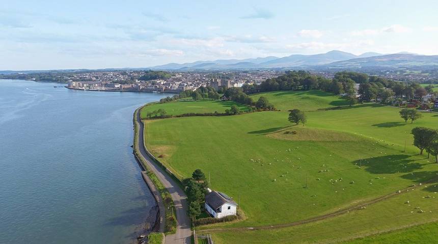 Holiday rental for 8 people, with Balcony and Garden in Caernarfon