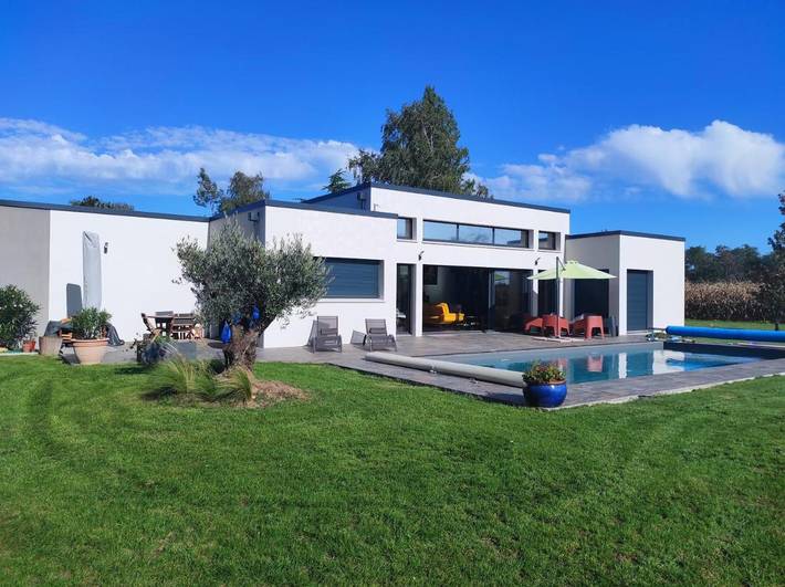 Gîte pour 2 personnes, avec terrasse et vue ainsi que jardin et piscine à Mulsanne - 2