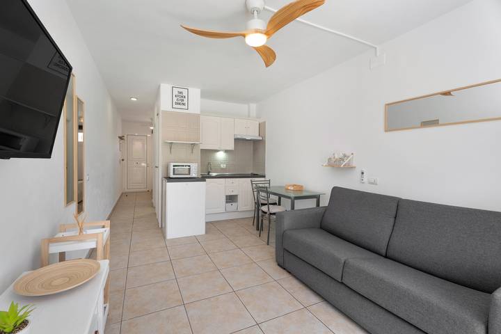Entire studio, Vacation Studio 'Greta' with Shared Pool, Balcony, and Wi-Fi in Costa del Silencio, Arona