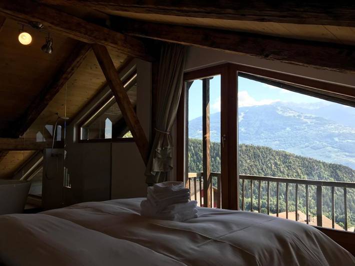 Station pour 3 personnes, avec terrasse ainsi que vue et jardin, animaux acceptés à Savièse - 2