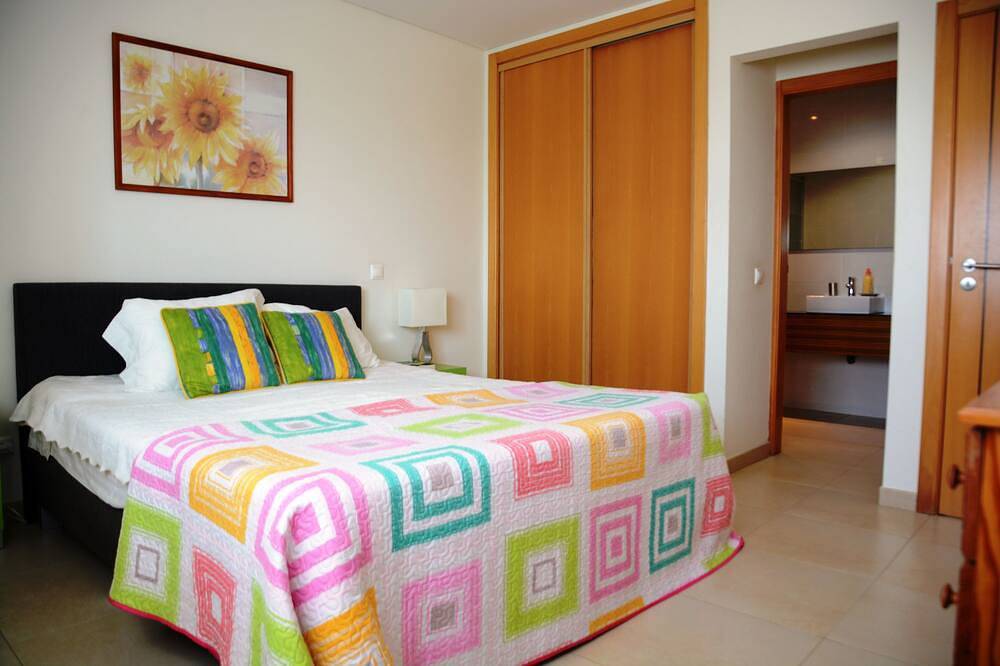 Ganze Wohnung, Penthouse-Apartment mit Gemeinschaftspool und spektakulärem Lagunenblick. in Fuseta, Moncarapacho e Fuseta