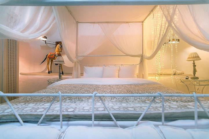 Rock Villa Myth - Private villa with hot tub in Emporio, Santorin