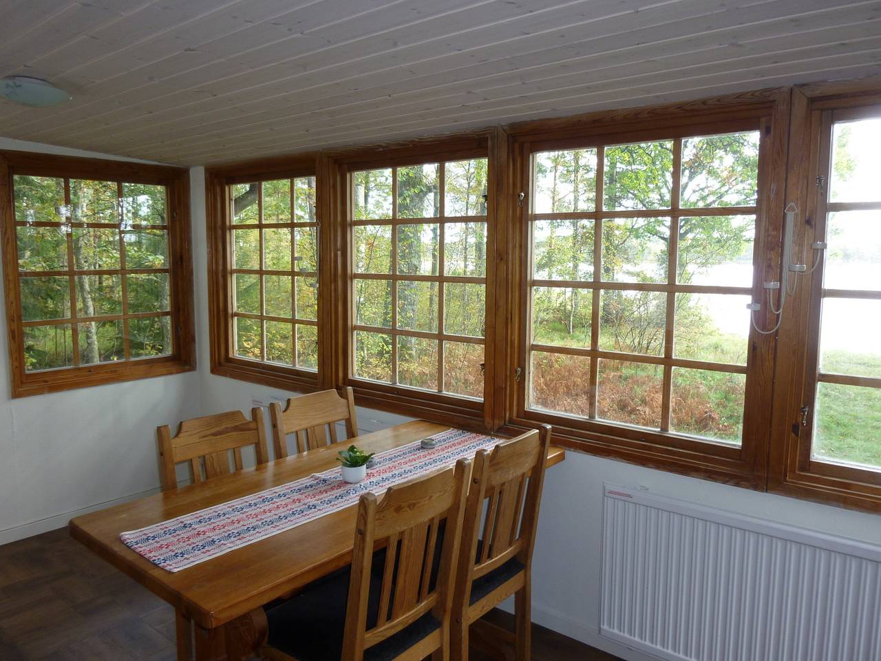 Ferienhaus direkt am Loka-See mit eigenem Boot in Kronoberg