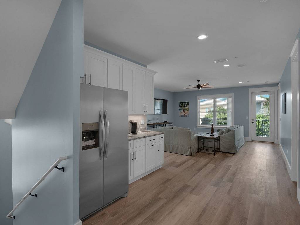 Steps to Beach * Private Pool * Plenty of Parking * 2 Living Rooms in Destin, Emerald Coast