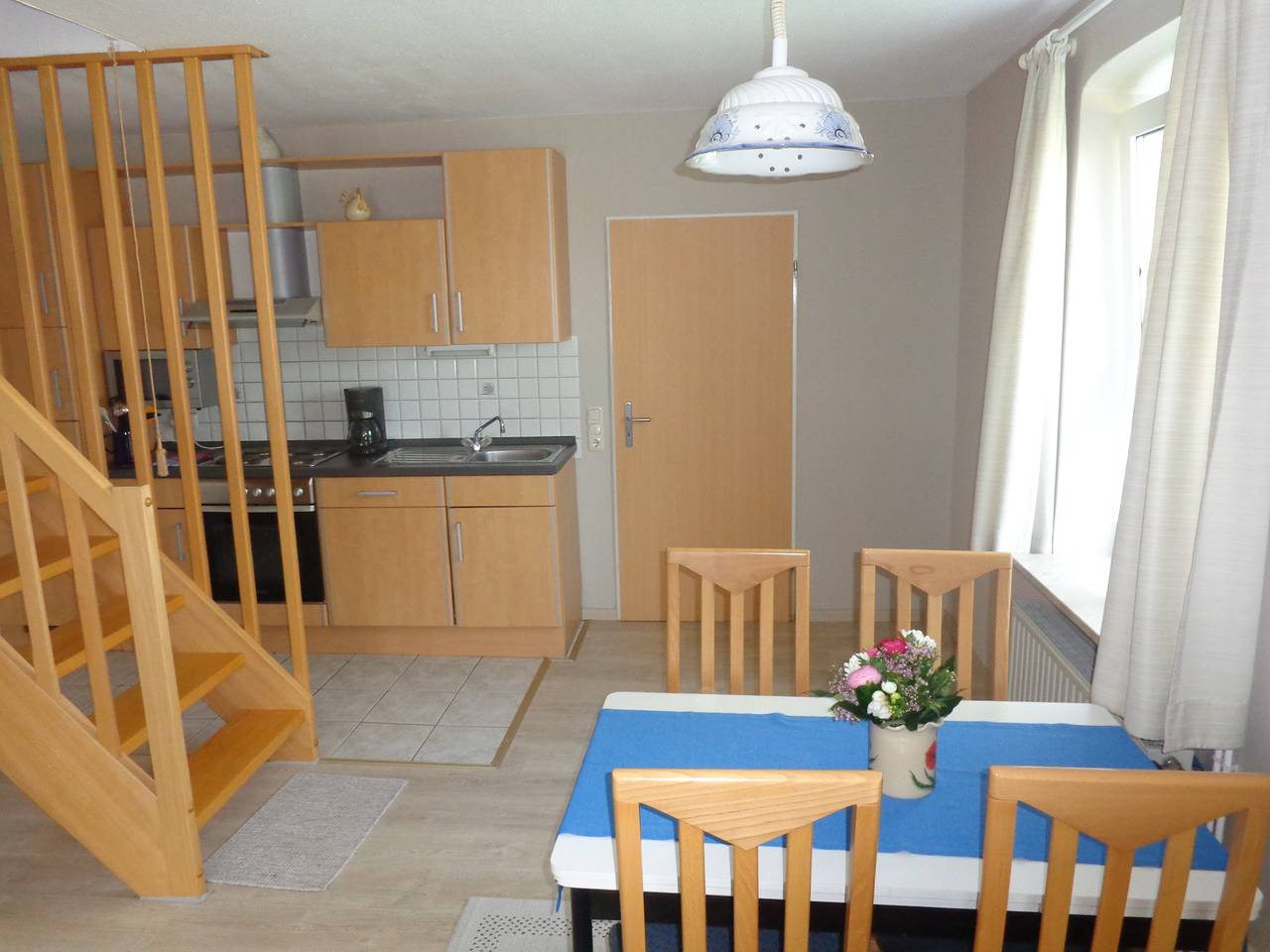 Ganze Wohnung,  '3-Raum-Ferienwohnung' mit Privatterrasse, Gemeinschaftsgarten und Wi-Fi in Wesselburener Deichhausen, Nordseeküste