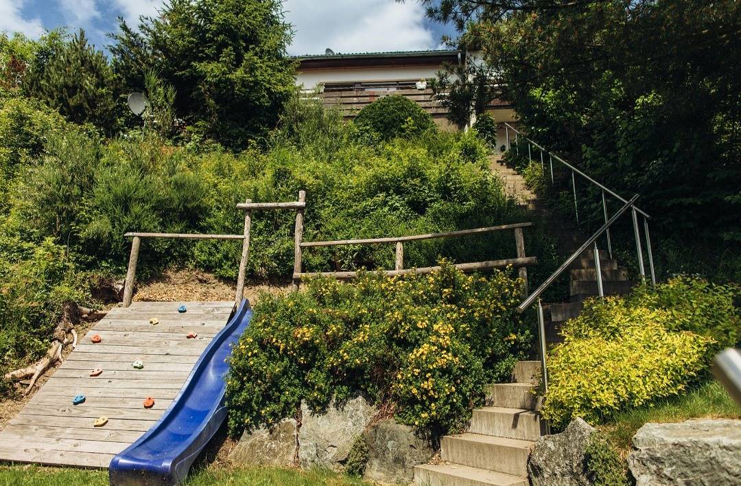 Ferienwohnungen Bergnest Winterberg - Ferienwohnung Bergnest mit Terrasse und herrlichem Ausblick in die Berge in Niedersfeld, Upland