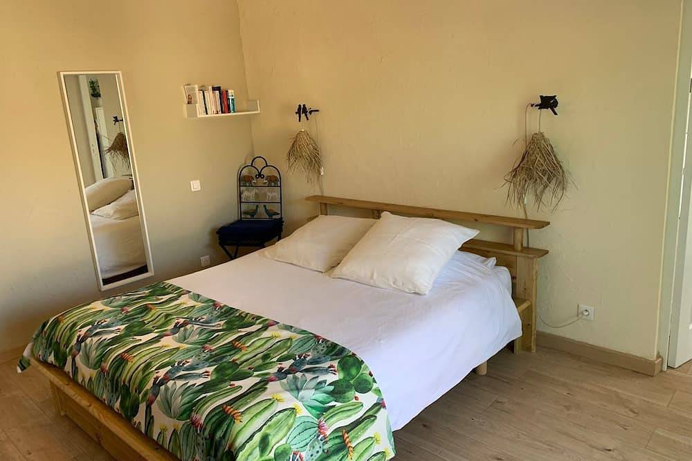 Apartamento entero, New apartment, self-contained 2 Adults Ab 2060544  in Caromb, Parque natural regional del Mont Ventoux