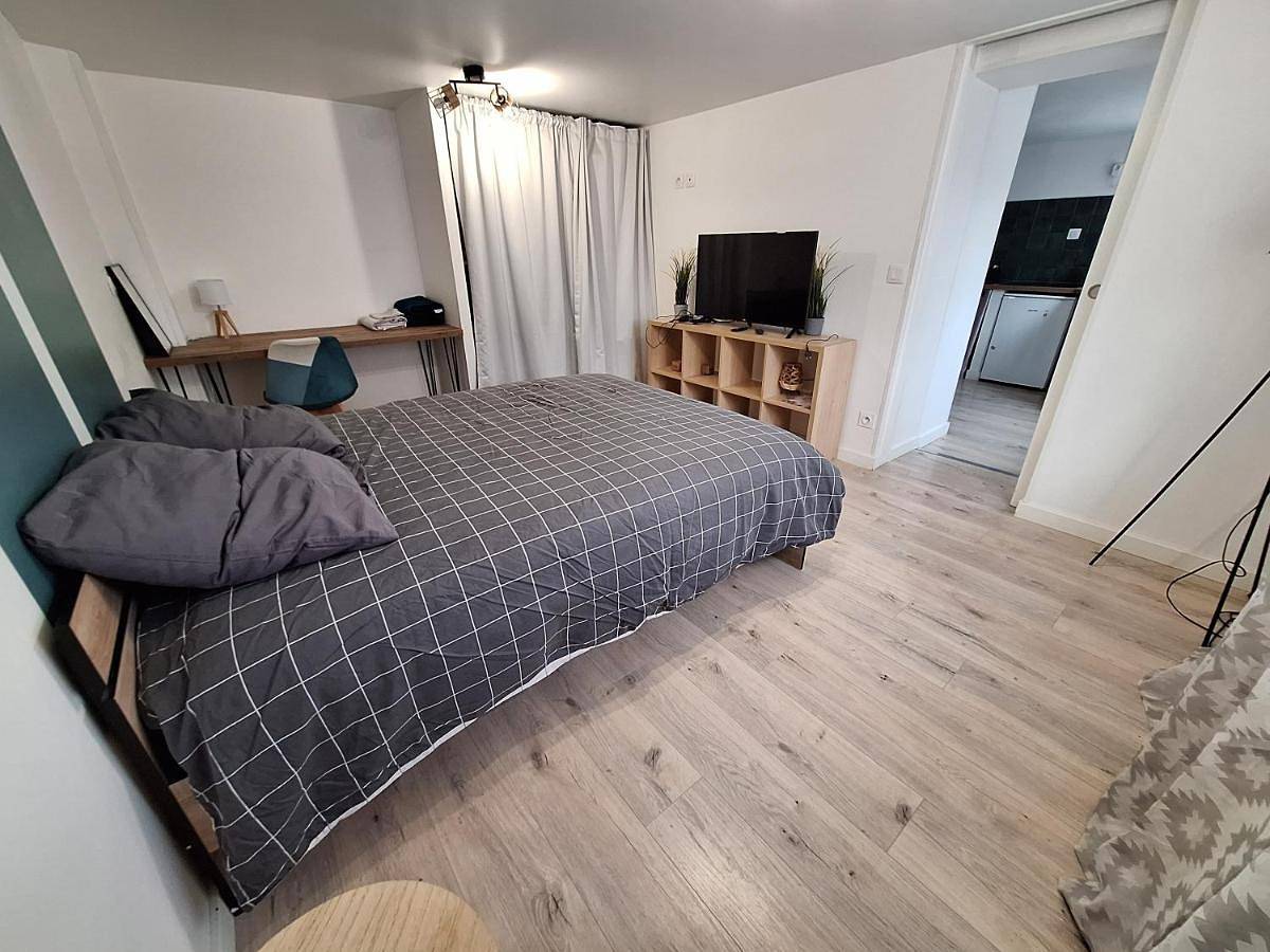 Appartement entier, One-Bedroom Apartment in Seyssinet-Pariset, Isère