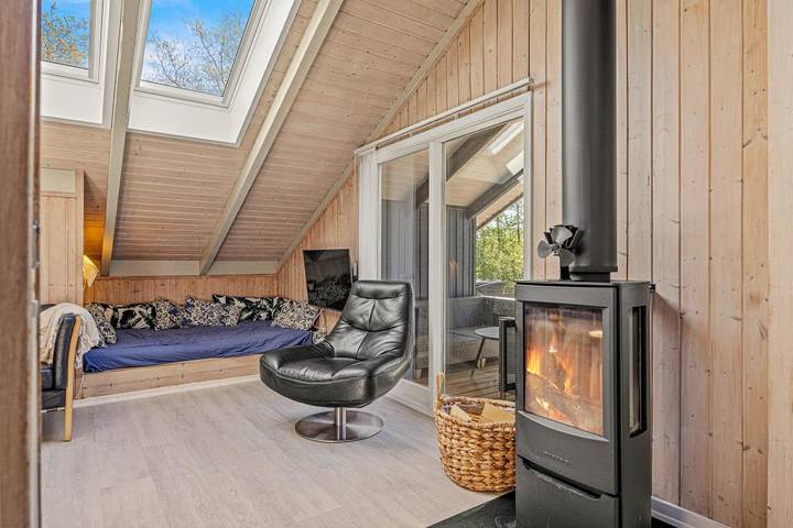 Schönes, familienfreundliches Ferienhaus in Bork Havn mit Kamin in Bork Havn, Ringkøbing Fjord