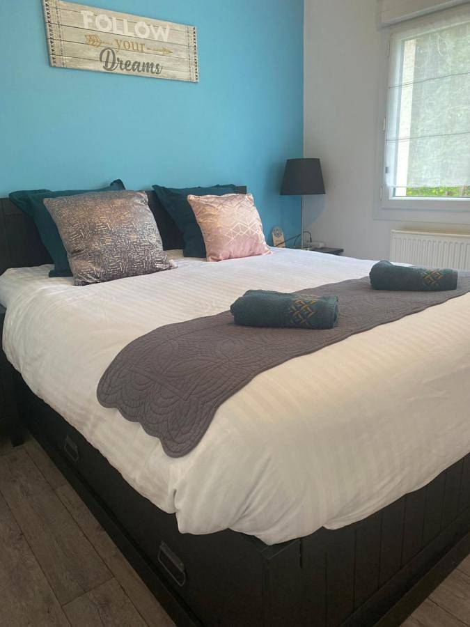 Gîte pour 3 personnes, avec jardin, animaux acceptés à Giat