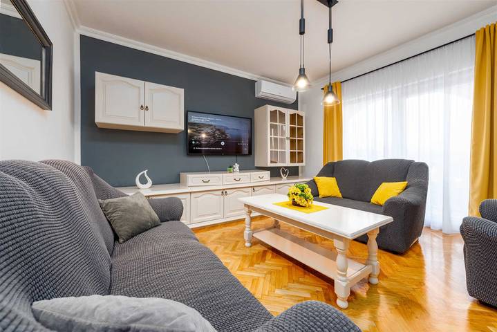 Ferienwohnung für 4 Personen, mit Garten, kinderfreundlich in Nin