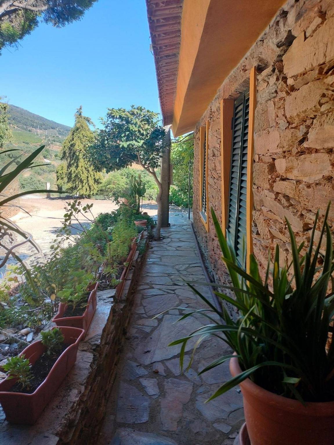 Casa de Campo 'Casa De Canelas - Refugio Terroir' com Vista para a Montanha, Wi-Fi e Ar Condicionado in Açoreira, Vale do Douro