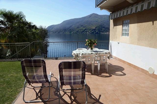 Ferienwohnung für 4 Personen, mit Garten und Terrasse sowie Ausblick und Seeblick, mit Haustier in Lago Maggiore (Lombardei) - 2