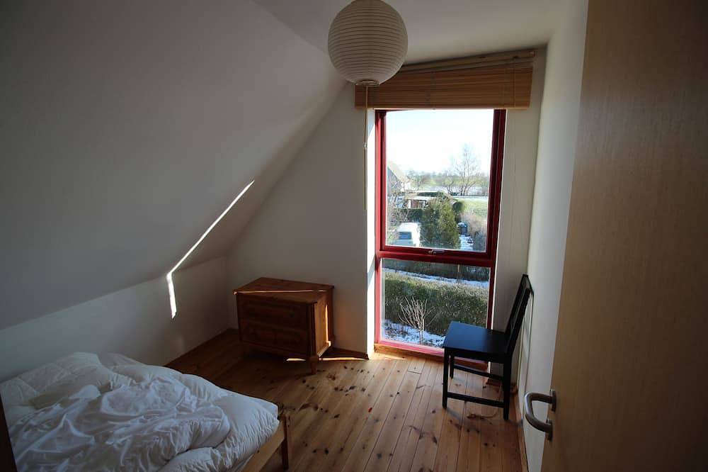 Bio-Ferienhaus, 3Sz, 2Bz, Naturgarten, Sauna , Kamin, Wlan , gerne mit Hund in Schwarbe, Altenkirchen