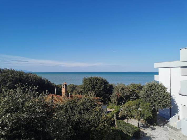 Appartamento intero, 5 Posti Letto - Bianco - Accesso diretto al mare: trilocale con vista in San Vincenzo, Costa degli Etruschi