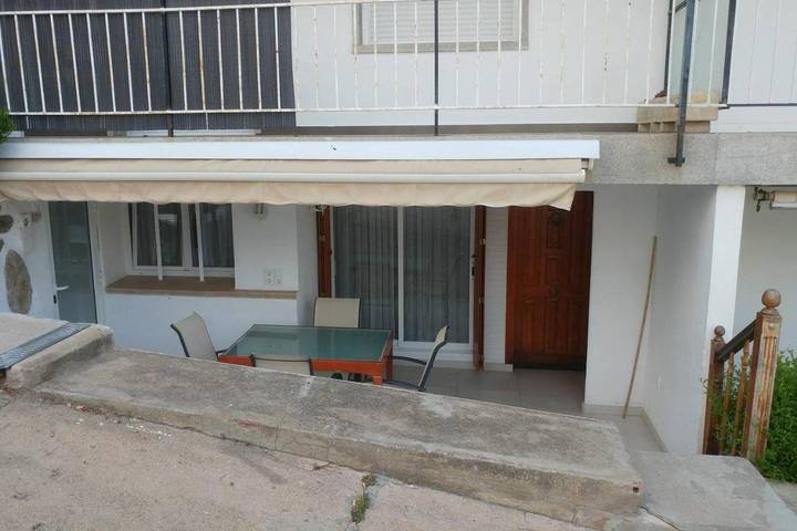 Gîte pour 8 personnes, avec terrasse dans Platja De Canyelles Petites - 4