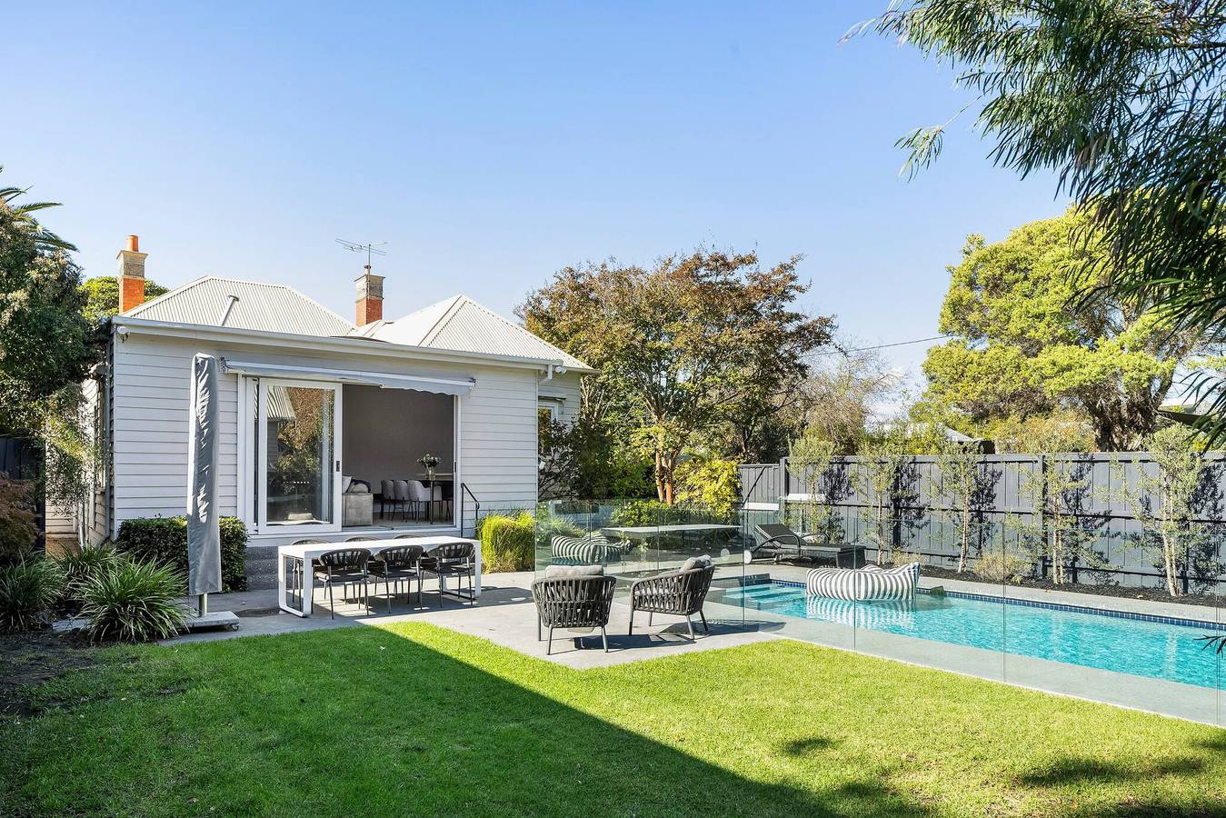 Brighton Designer Retreat – Walk to Beach & Cafes in Brighton (Melbourne), Melbourne