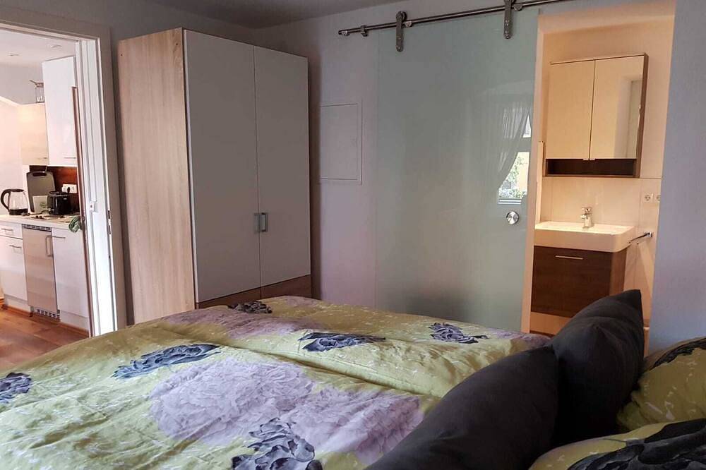 Ganze Wohnung, Gemütliche Ferienwohnung (22qm) direkt an der alten Stadtmauer in Dinkelsbühl, Romantische Straße