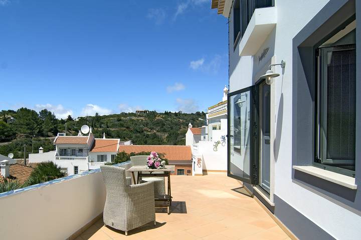 Ferienwohnung für 2 Personen, mit Meerblick und Terrasse in Salema - 4