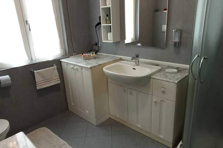 Appartement entier, Historic village 30m from Lake Iseo surrounded by nature and lots of tranquility in Gallinarga, Commune de Tavernola Bergamasca