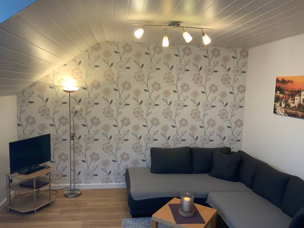 Geheel vakantieappartement, Vakantieappartement voor 5 personen met tuin in Harthausen, Rijndal