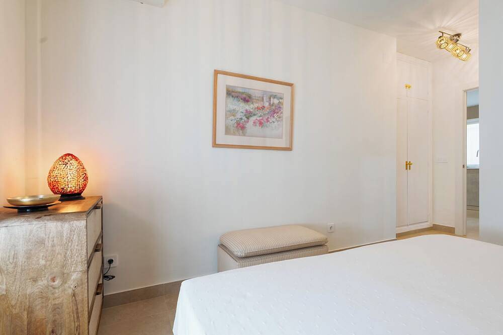 Ganze Wohnung, Apartment corazón in historical center of Sevilla w/balcony - fast Wifi - Ac in Casco Antiguo, Sevilla