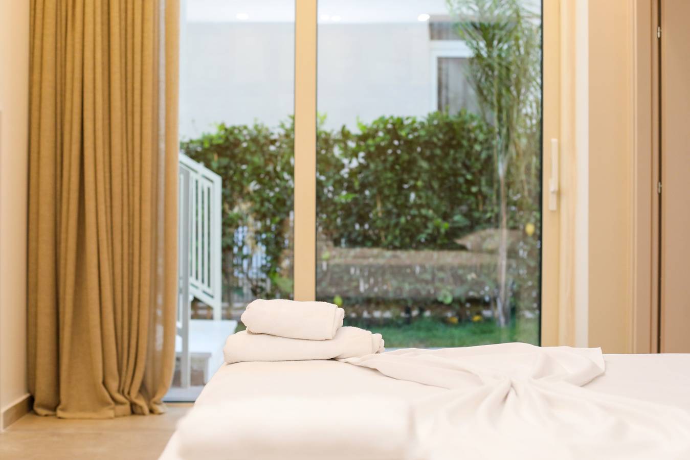Ganze Wohnung, Ferienwohnung für 5 Personen mit Garten in Himarë, Vlorë