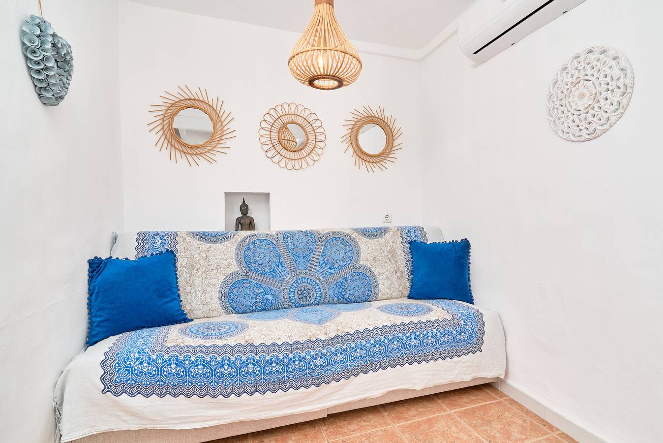 Casa de vacaciones 'La Casa Bonita' con vistas al mar, terraza privada y Wi-Fi in Frigiliana Road, Frigiliana