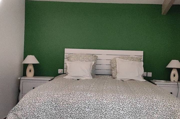 Gîte pour 4 personnes, avec jardin à Alleins - 2